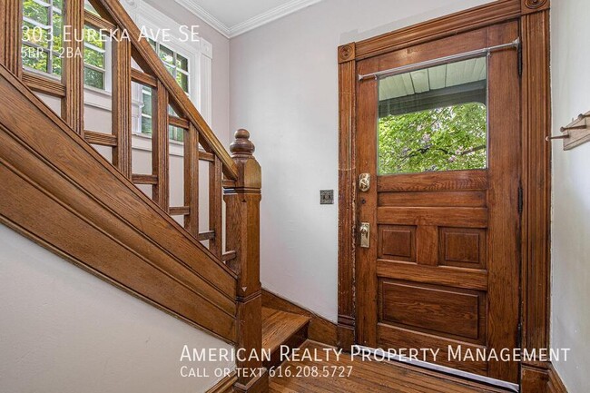 Building Photo - 303 Eureka Ave SE