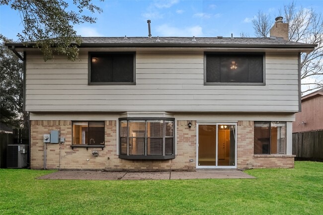 Building Photo - 15518 4 Leaf Dr