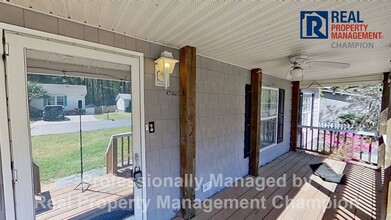 Building Photo - 811 Red Lighthouse Ln