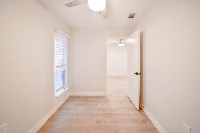 Foto del edificio - 2703 Mason St