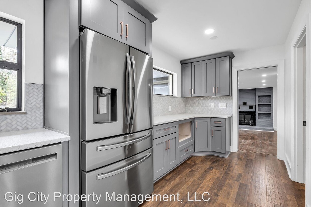 Primary Photo - 3 br, 2 bath House - 205 Belvoir