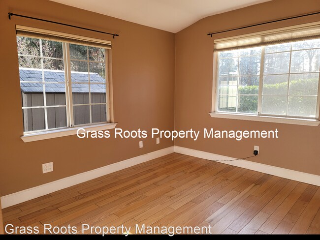Foto del edificio - 3 br, 2 bath House - 10587 Oak Street