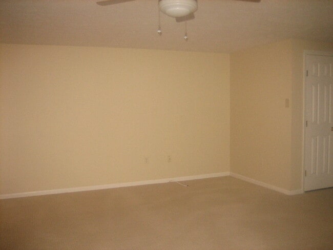 Building Photo - Beautiful 2 bedroom 2 bathroom First Floor Condo in Bel Air