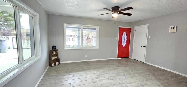 Building Photo - 458 Chapel Pl