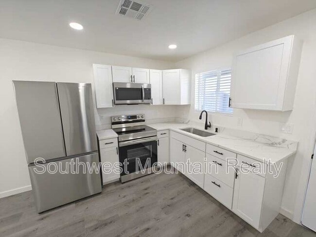 Photo - 7412 N 62nd Ave House