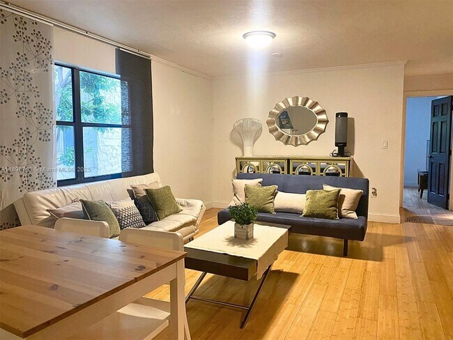 Foto del edificio - 753 Michigan Ave