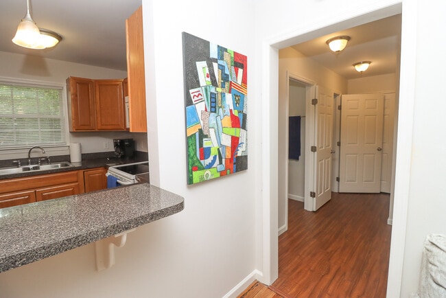 Building Photo - 1904 Karen Ln