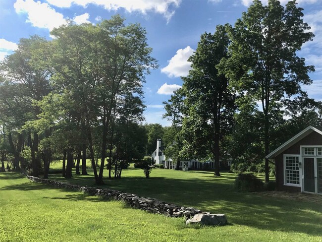 Building Photo - 600 Chestnut Ridge Rd