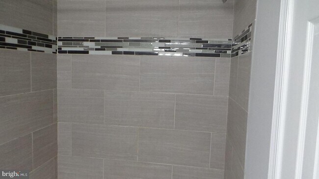 Building Photo - 3732 Amsterdam Terrace