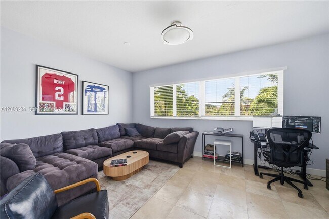 Foto del edificio - 832 N Victoria Park Rd