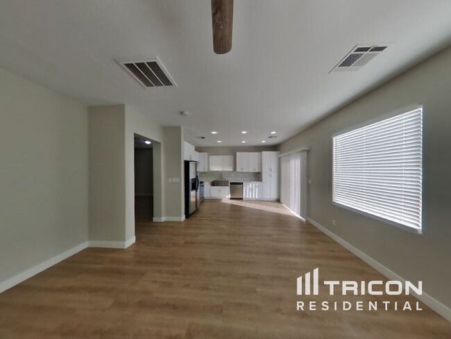 Building Photo - 4345 Santa Clarita Avenue Las Vegas NV