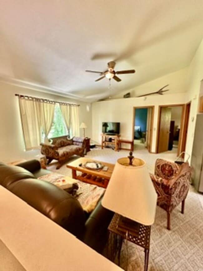 Foto del edificio - Breezy Point Home 3 bedroom, 2 bath, 2 car Garage