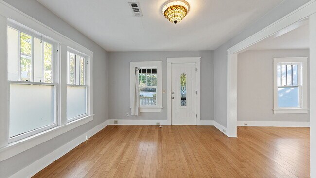 Foto del edificio - Super Cute One bedroom - Arts and Crafts s...