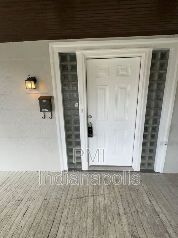 Foto del edificio - 1220 E Thompson Rd