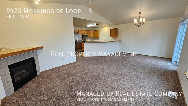 Building Photo - Dog Friendly South Anchorage 3 bed Townhom...