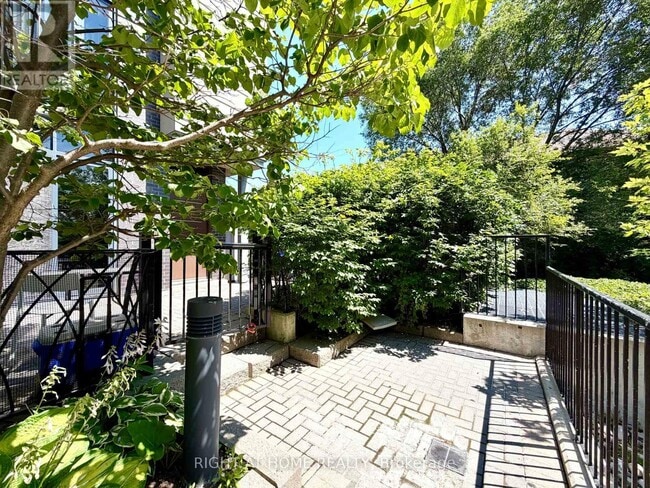 Building Photo - 15 Valhalla Inn Rd