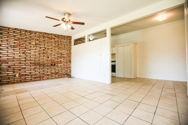 Foto del edificio - 501 S Hall