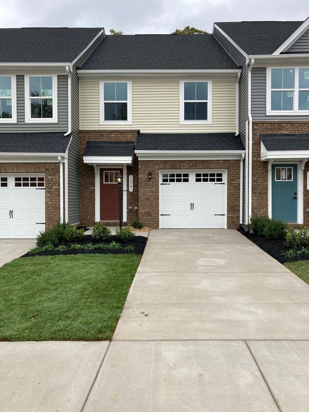 Primary Photo - 10941 Genito Sq Dr