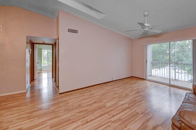 Building Photo - 2500 SE Anchorage Cove