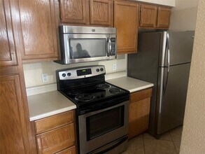 Building Photo - 2121 El Paseo St