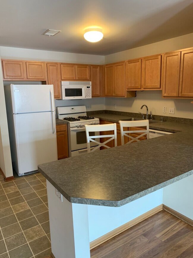 Foto del edificio - Gorgeous Harbor Park Condo downtown Kenosha!