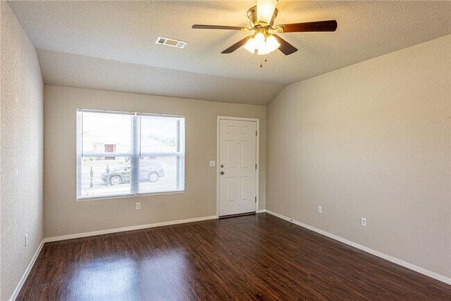 Building Photo - 502 W Fitchberg St