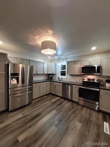 Foto del edificio - 511 Hilltop Dr