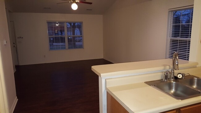 Building Photo - 4813-4815 Moniteau Court
