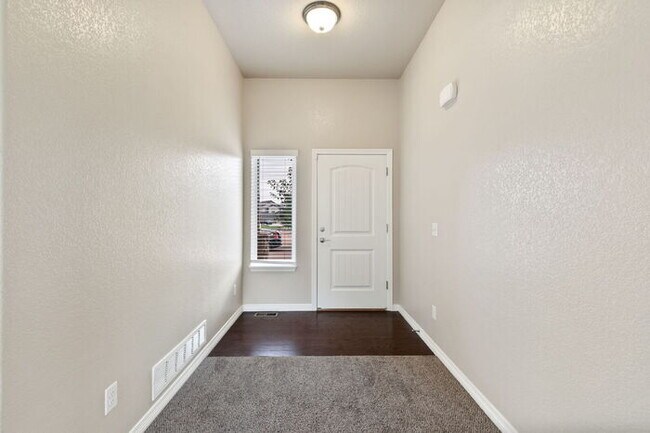 Foto del edificio - Spacious 3-Bedroom Home with Central A/C Near Fort Carson & Peterson
