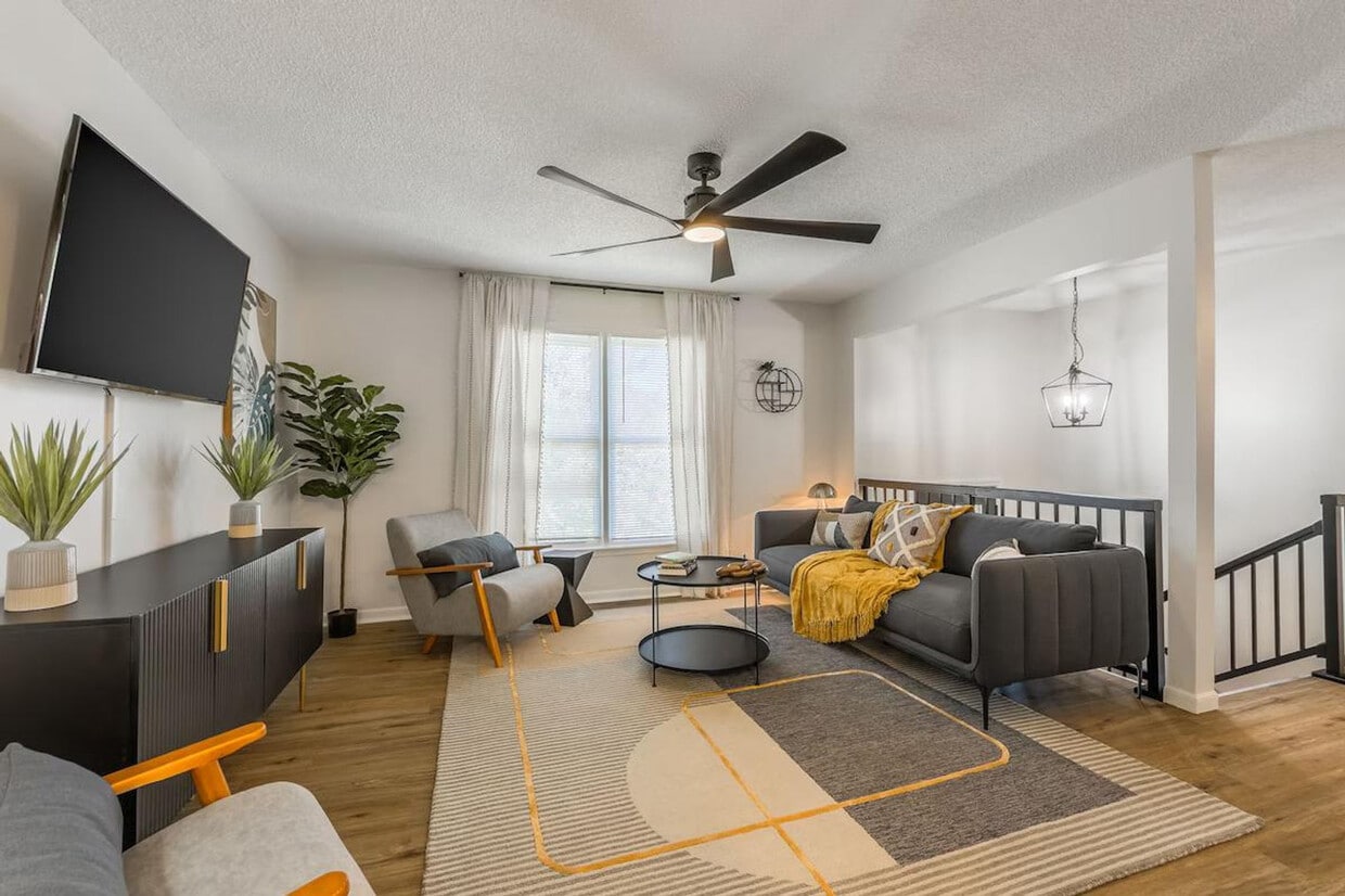 Primary Photo - 7105 Chas Dr