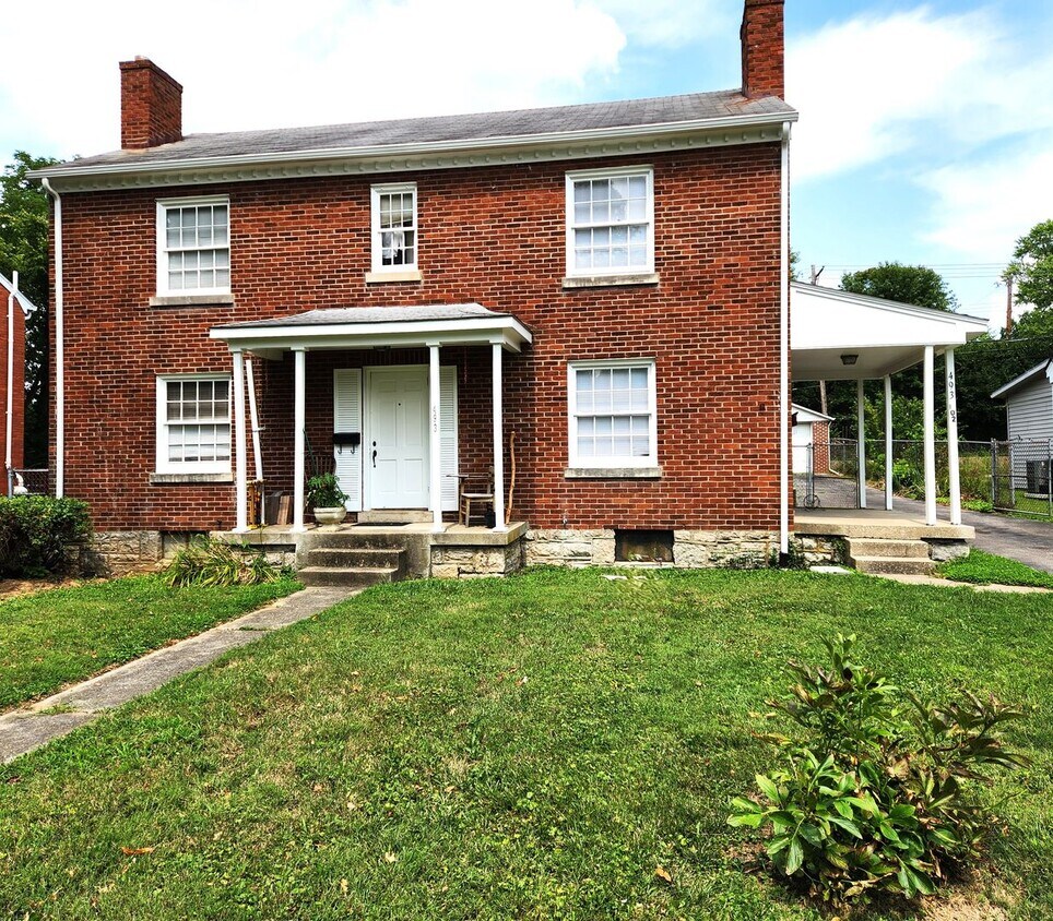 Duplex close to St. Joe Hospital 240626 - Duplex close to St. Joe Hospital   240626