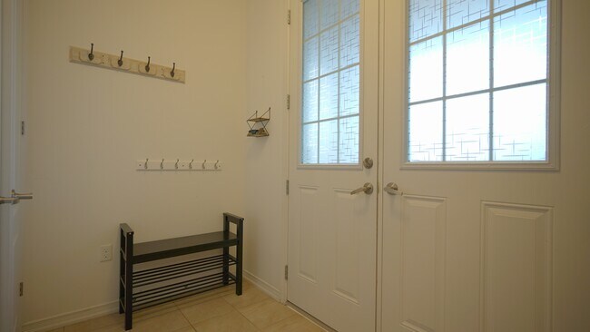 Building Photo - 2068 Gibson St