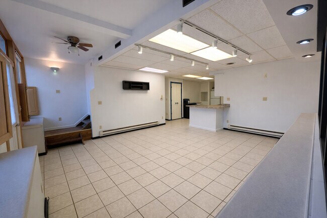 Building Photo - 107 W Baldwin St