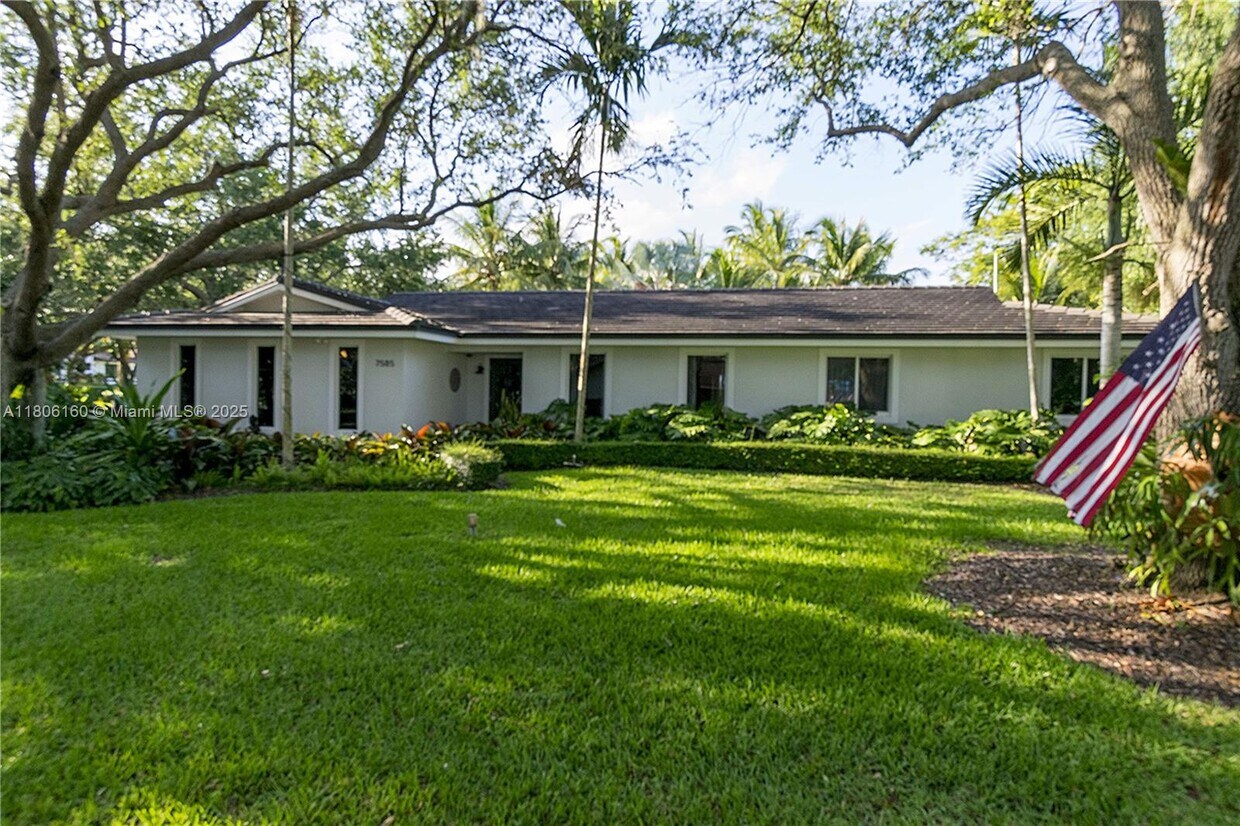 Primary Photo - 7585 SW 163rd St