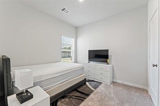 Building Photo - 16215 Globetrotter Ct