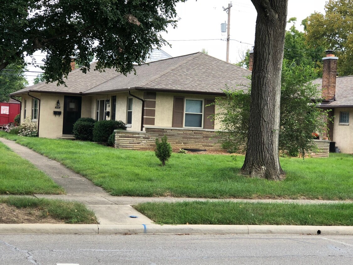 Building Photo - 448 N Cassady Ave