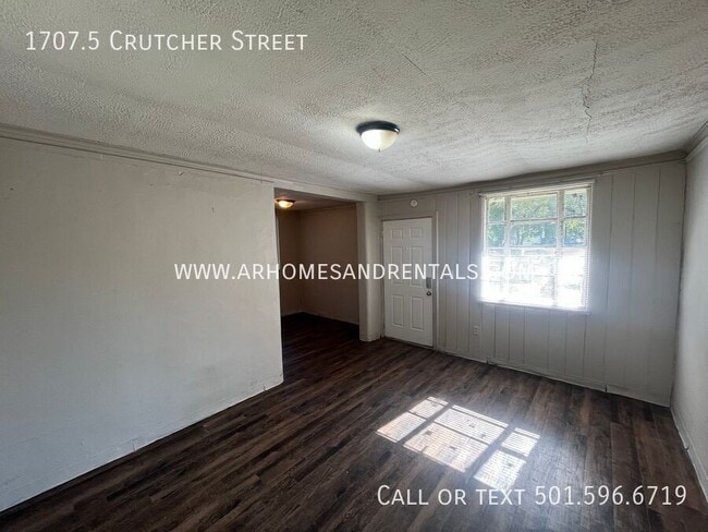 Building Photo - 1707.5 Crutcher St