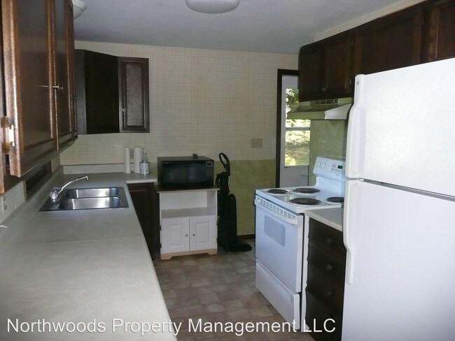 Building Photo - 3 br, 1 bath House - 8706 Thunderbird Lane