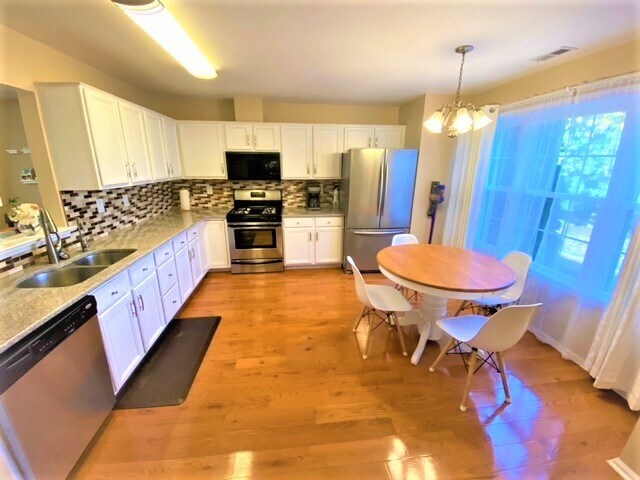 Foto del edificio - 3406 Carriage Ct