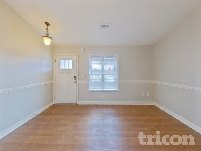 Building Photo - 613 Slippery Moss Dr