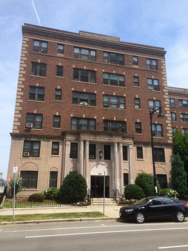 Building Photo - 2015 Commonwealth Ave