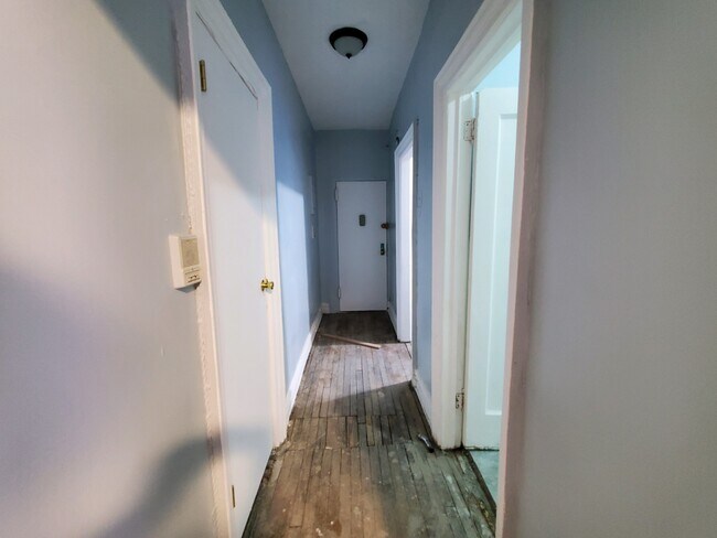 Corridor - 515 Saratoga Ave