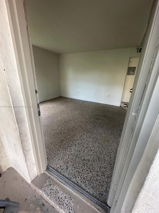 Foto del edificio - 1241 SW 4th St