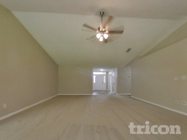 Foto del edificio - 2727 Fox Creek Dr E