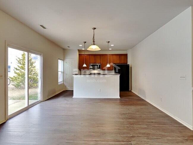 Foto del edificio - 550 Kerriann Lane