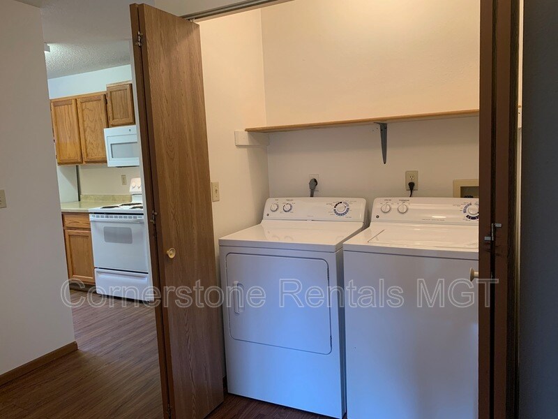 Foto principal - 1401 12th St E