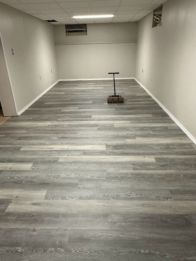 Building Photo - 4719 Longwood Ave