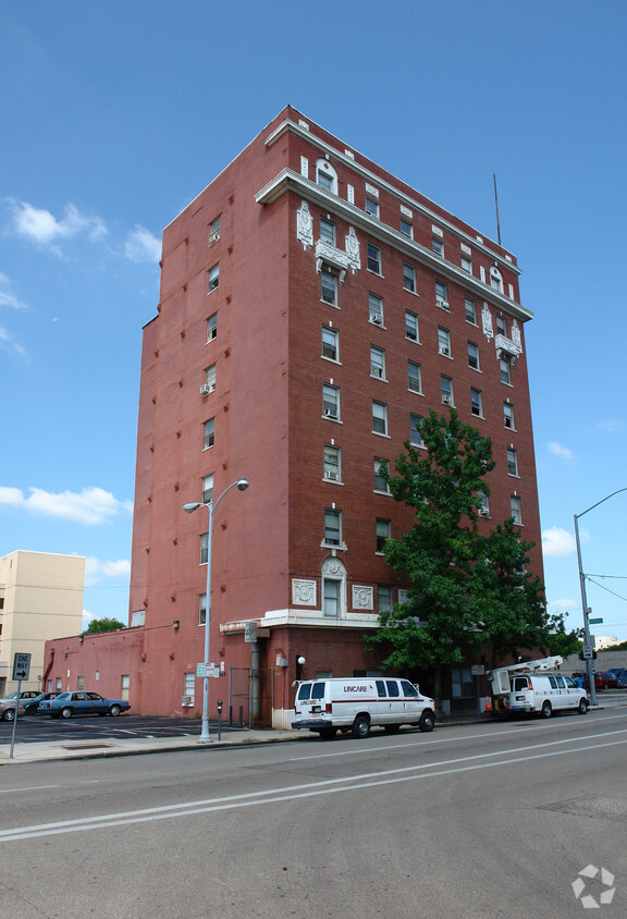 Foto del edificio - Holden House