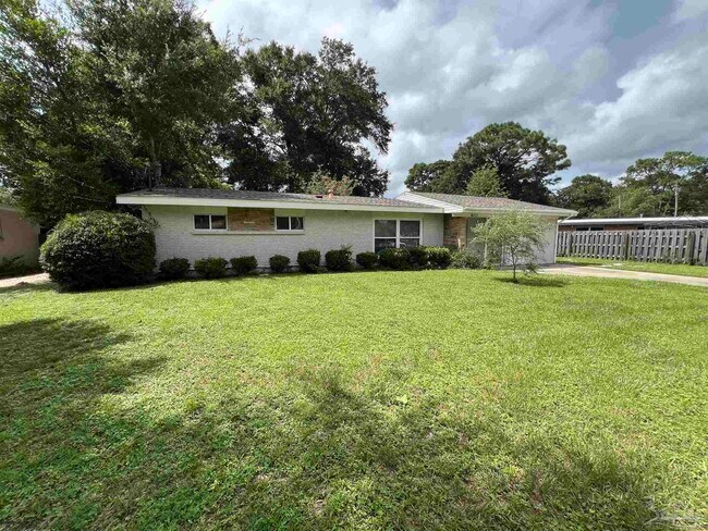 Foto del edificio - 6123 Hilltop Rd