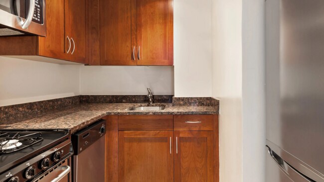 Foto del edificio - 228 W 71st St